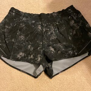 Lululemon Hotty Hot Shorts: high-rise 2.5”